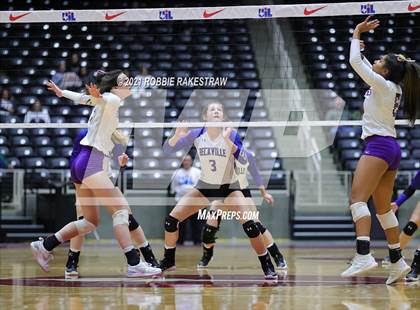 Thumbnail 1 in Beckville vs. Thrall (UIL Volleyball 2A Finals) photogallery.
