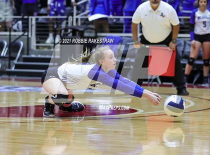 Thumbnail 2 in Beckville vs. Thrall (UIL Volleyball 2A Finals) photogallery.