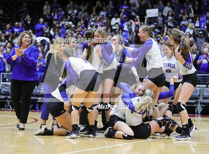 Thumbnail 3 in Beckville vs. Thrall (UIL Volleyball 2A Finals) photogallery.