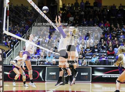 Thumbnail 3 in Beckville vs. Thrall (UIL Volleyball 2A Finals) photogallery.