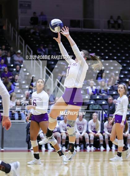Thumbnail 2 in Beckville vs. Thrall (UIL Volleyball 2A Finals) photogallery.