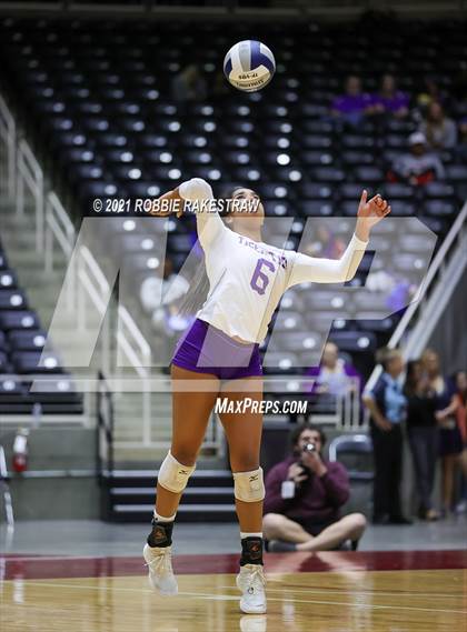 Thumbnail 2 in Beckville vs. Thrall (UIL Volleyball 2A Finals) photogallery.