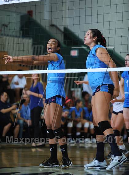 Thumbnail 2 in Marymount vs. St. Francis (CIF State D1 Final) photogallery.