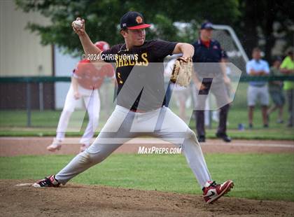 Thumbnail 3 in St. Anthony vs Roxana (IHSA 2A Sectional semifinals) photogallery.