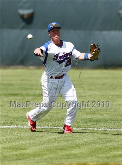Thumbnail 2 in Bishop Lynch vs Trinity Christian photogallery.