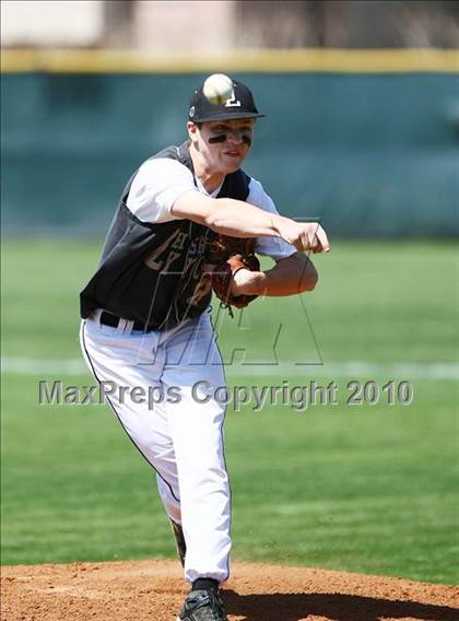Thumbnail 3 in Bishop Lynch vs Trinity Christian photogallery.