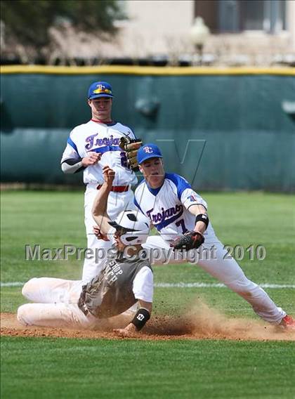 Thumbnail 2 in Bishop Lynch vs Trinity Christian photogallery.