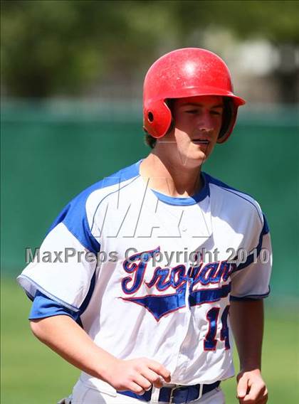 Thumbnail 3 in Bishop Lynch vs Trinity Christian photogallery.