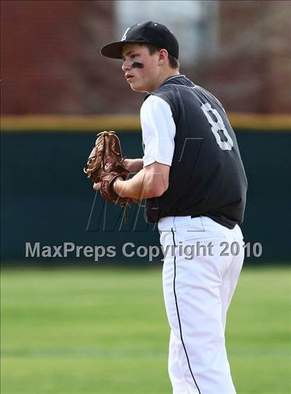 Thumbnail 2 in Bishop Lynch vs Trinity Christian photogallery.