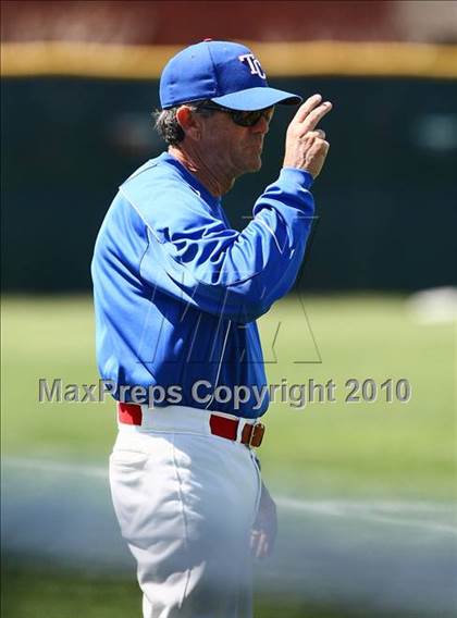 Thumbnail 1 in Bishop Lynch vs Trinity Christian photogallery.