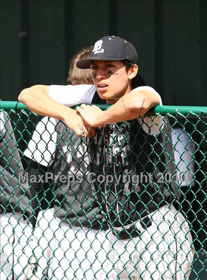 Thumbnail 3 in Bishop Lynch vs Trinity Christian photogallery.