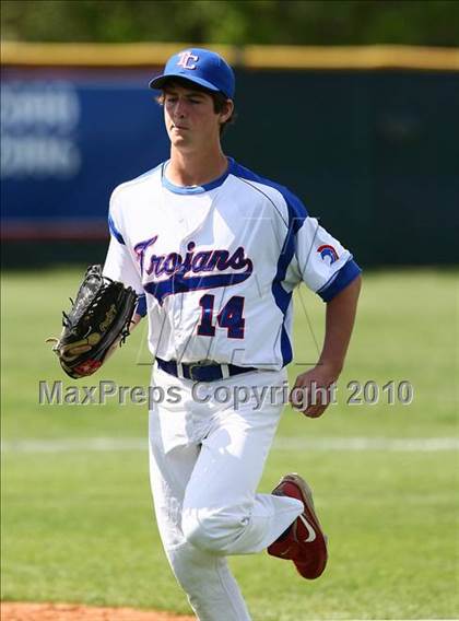 Thumbnail 2 in Bishop Lynch vs Trinity Christian photogallery.