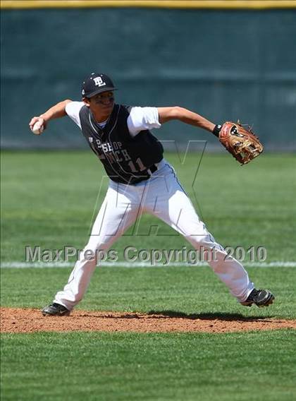 Thumbnail 2 in Bishop Lynch vs Trinity Christian photogallery.