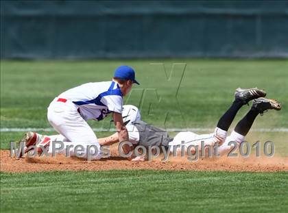 Thumbnail 1 in Bishop Lynch vs Trinity Christian photogallery.
