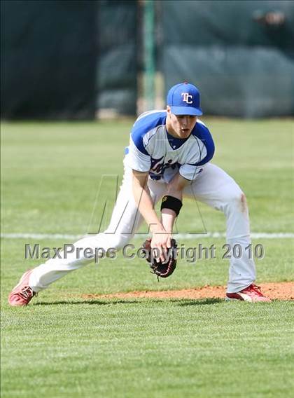 Thumbnail 2 in Bishop Lynch vs Trinity Christian photogallery.