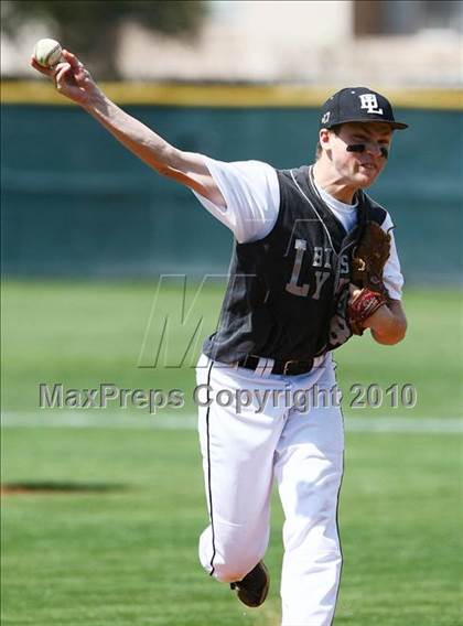 Thumbnail 2 in Bishop Lynch vs Trinity Christian photogallery.