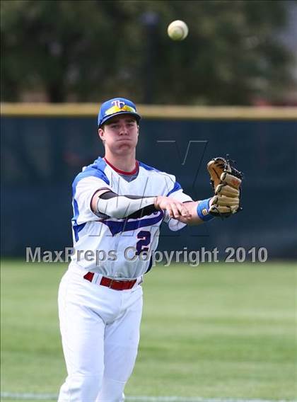 Thumbnail 3 in Bishop Lynch vs Trinity Christian photogallery.