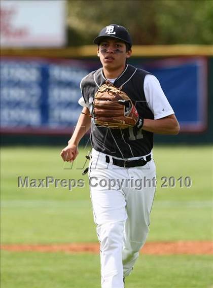 Thumbnail 3 in Bishop Lynch vs Trinity Christian photogallery.