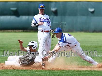 Thumbnail 3 in Bishop Lynch vs Trinity Christian photogallery.