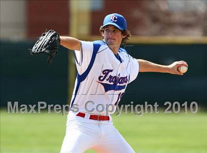 Thumbnail 2 in Bishop Lynch vs Trinity Christian photogallery.