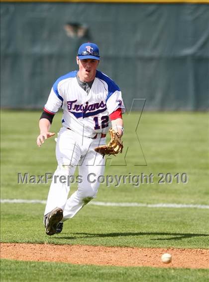 Thumbnail 3 in Bishop Lynch vs Trinity Christian photogallery.