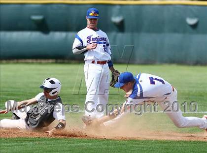 Thumbnail 1 in Bishop Lynch vs Trinity Christian photogallery.