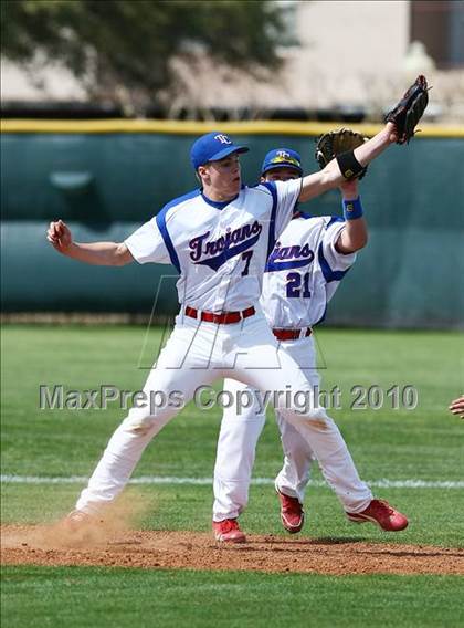 Thumbnail 3 in Bishop Lynch vs Trinity Christian photogallery.