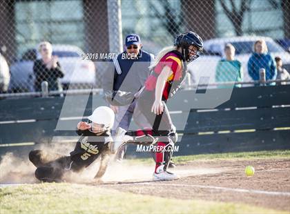 Thumbnail 2 in Oakdale vs. Enochs photogallery.