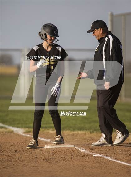 Thumbnail 1 in Oakdale vs. Enochs photogallery.