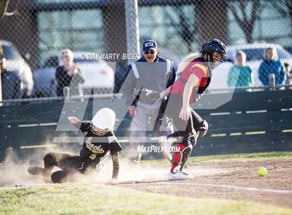 Thumbnail 3 in Oakdale vs. Enochs photogallery.