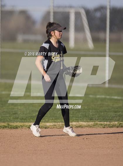 Thumbnail 3 in Oakdale vs. Enochs photogallery.