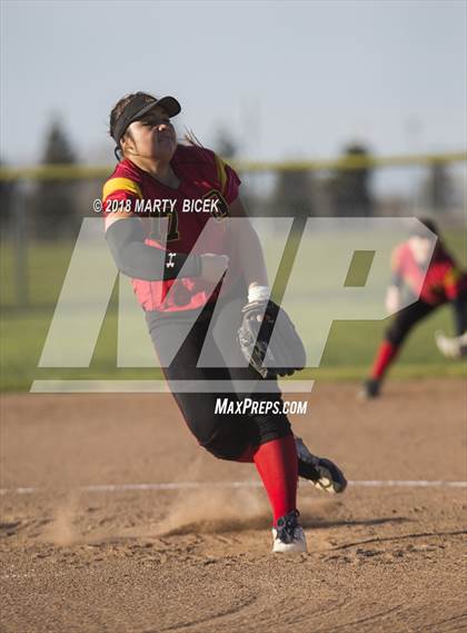 Thumbnail 1 in Oakdale vs. Enochs photogallery.