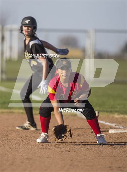 Thumbnail 1 in Oakdale vs. Enochs photogallery.