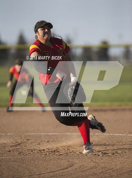 Thumbnail 1 in Oakdale vs. Enochs photogallery.