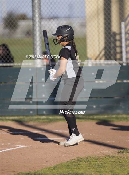 Thumbnail 3 in Oakdale vs. Enochs photogallery.