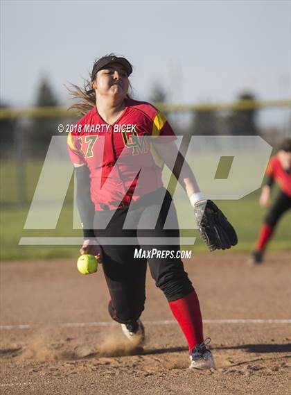Thumbnail 3 in Oakdale vs. Enochs photogallery.