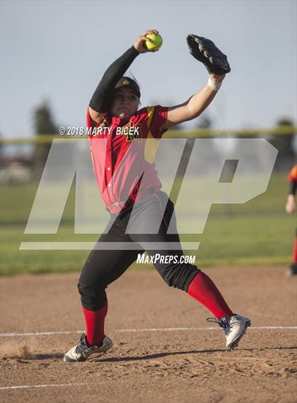 Thumbnail 3 in Oakdale vs. Enochs photogallery.