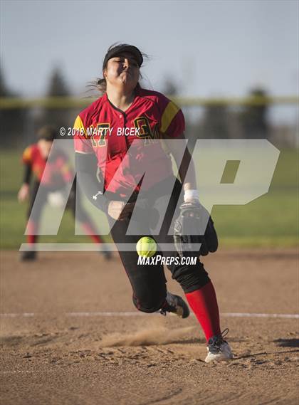 Thumbnail 2 in Oakdale vs. Enochs photogallery.
