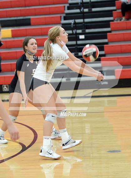 Thumbnail 2 in St. Margaret's @ JSerra Catholic photogallery.