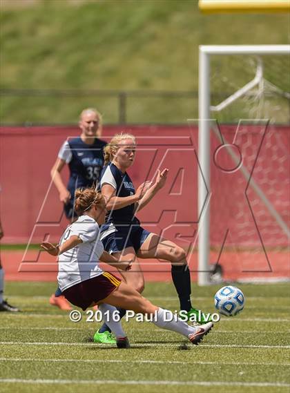 Thumbnail 3 in Windsor vs. Valor Christian (CHSAA 4A Semifinal) photogallery.