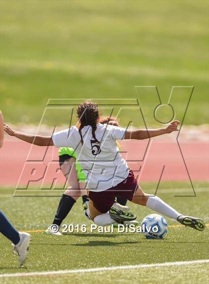 Thumbnail 1 in Windsor vs. Valor Christian (CHSAA 4A Semifinal) photogallery.