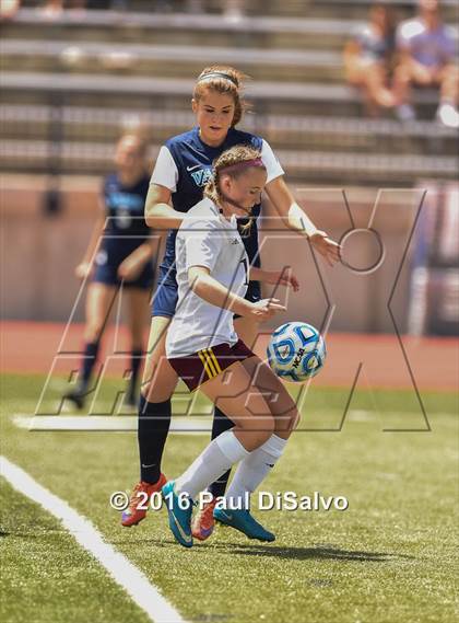 Thumbnail 2 in Windsor vs. Valor Christian (CHSAA 4A Semifinal) photogallery.