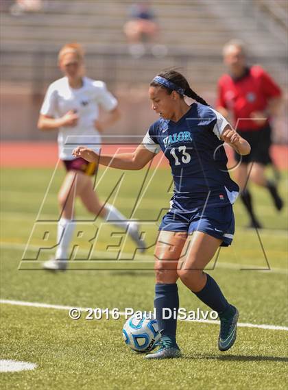 Thumbnail 2 in Windsor vs. Valor Christian (CHSAA 4A Semifinal) photogallery.