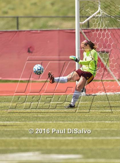 Thumbnail 2 in Windsor vs. Valor Christian (CHSAA 4A Semifinal) photogallery.