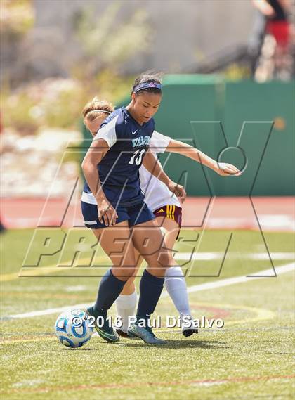 Thumbnail 1 in Windsor vs. Valor Christian (CHSAA 4A Semifinal) photogallery.