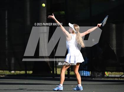 Thumbnail 2 in Mt. Carmel vs Metairie Park Country Day photogallery.