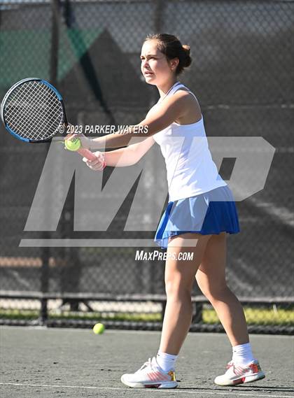 Thumbnail 3 in Mt. Carmel vs Metairie Park Country Day photogallery.