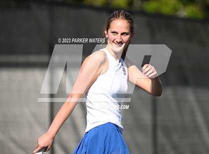 Thumbnail 3 in Mt. Carmel vs Metairie Park Country Day photogallery.