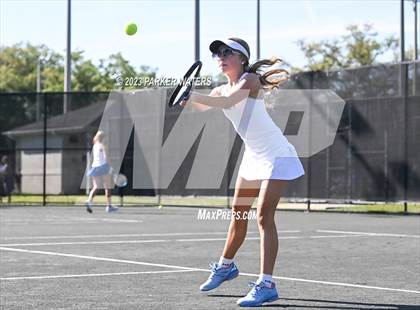 Thumbnail 3 in Mt. Carmel vs Metairie Park Country Day photogallery.