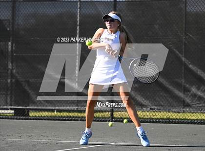 Thumbnail 3 in Mt. Carmel vs Metairie Park Country Day photogallery.